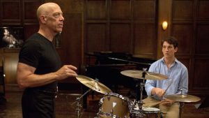 Whiplash filminden sahne, davul dersi sırasında öğretmen ve öğrenci
